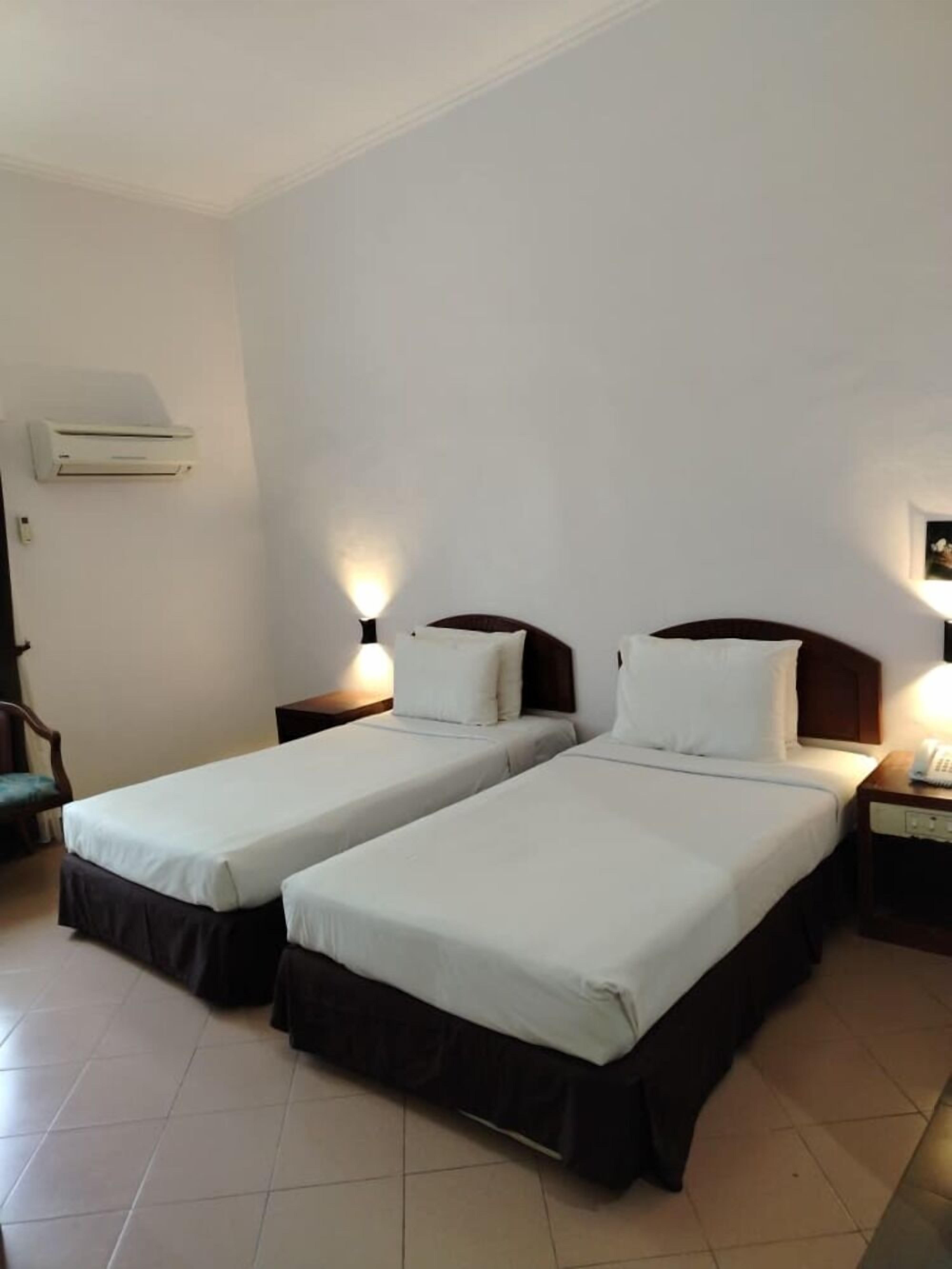 Standard Room | Iron/ironing board, free WiFi, bed sheets, wheelchair access