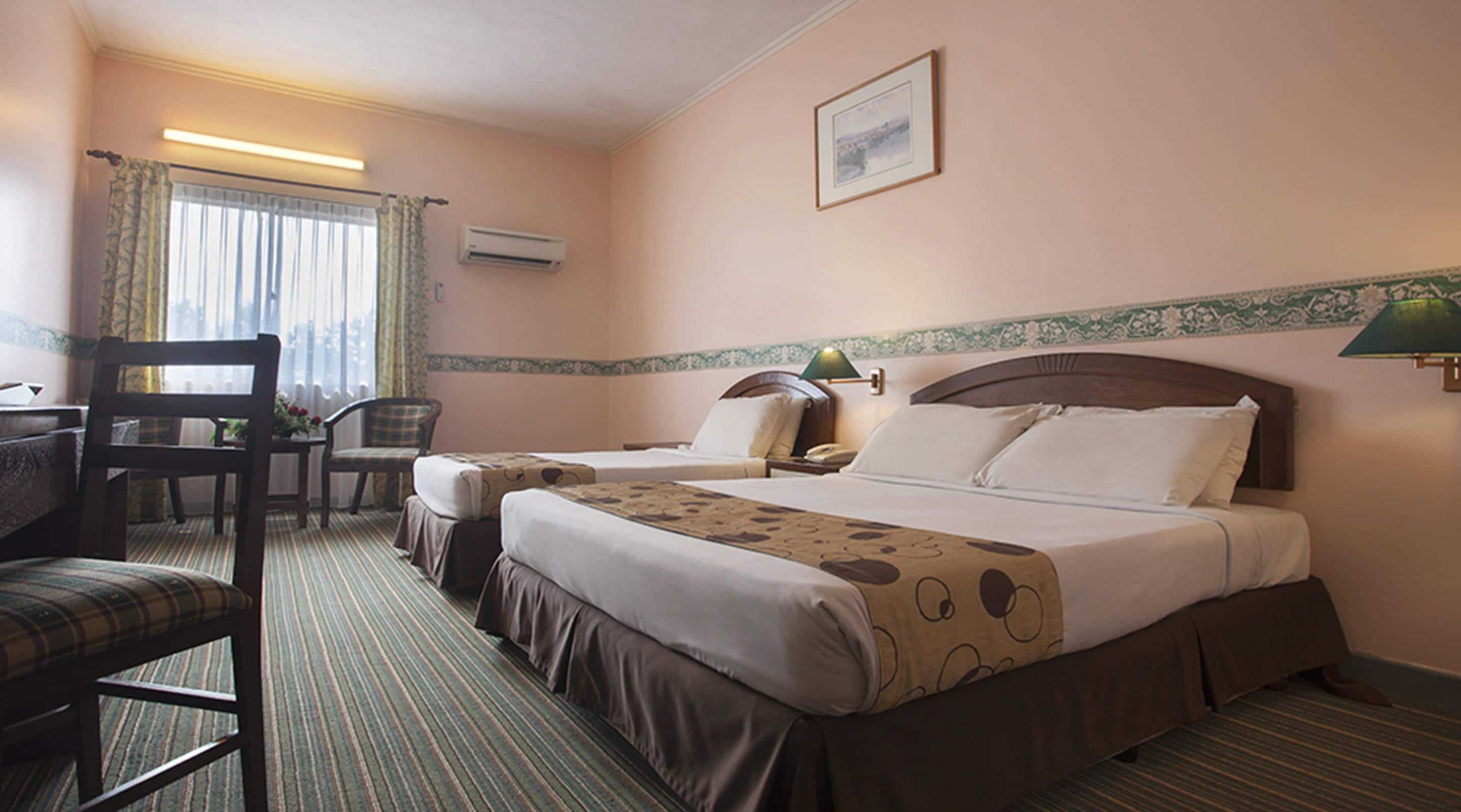 Seterika/papan seterika, Wi-fi percuma, akses kerusi roda 