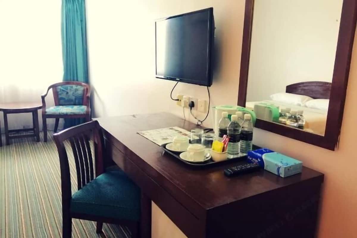 Iron/ironing board, free WiFi, wheelchair access