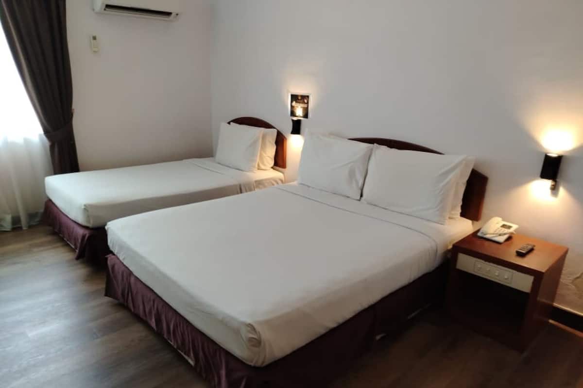 Family Room (3 Persons) | Iron/ironing board, free WiFi, bed sheets, wheelchair access