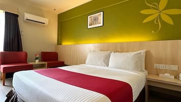 In-room safe, desk, free WiFi, bed sheets