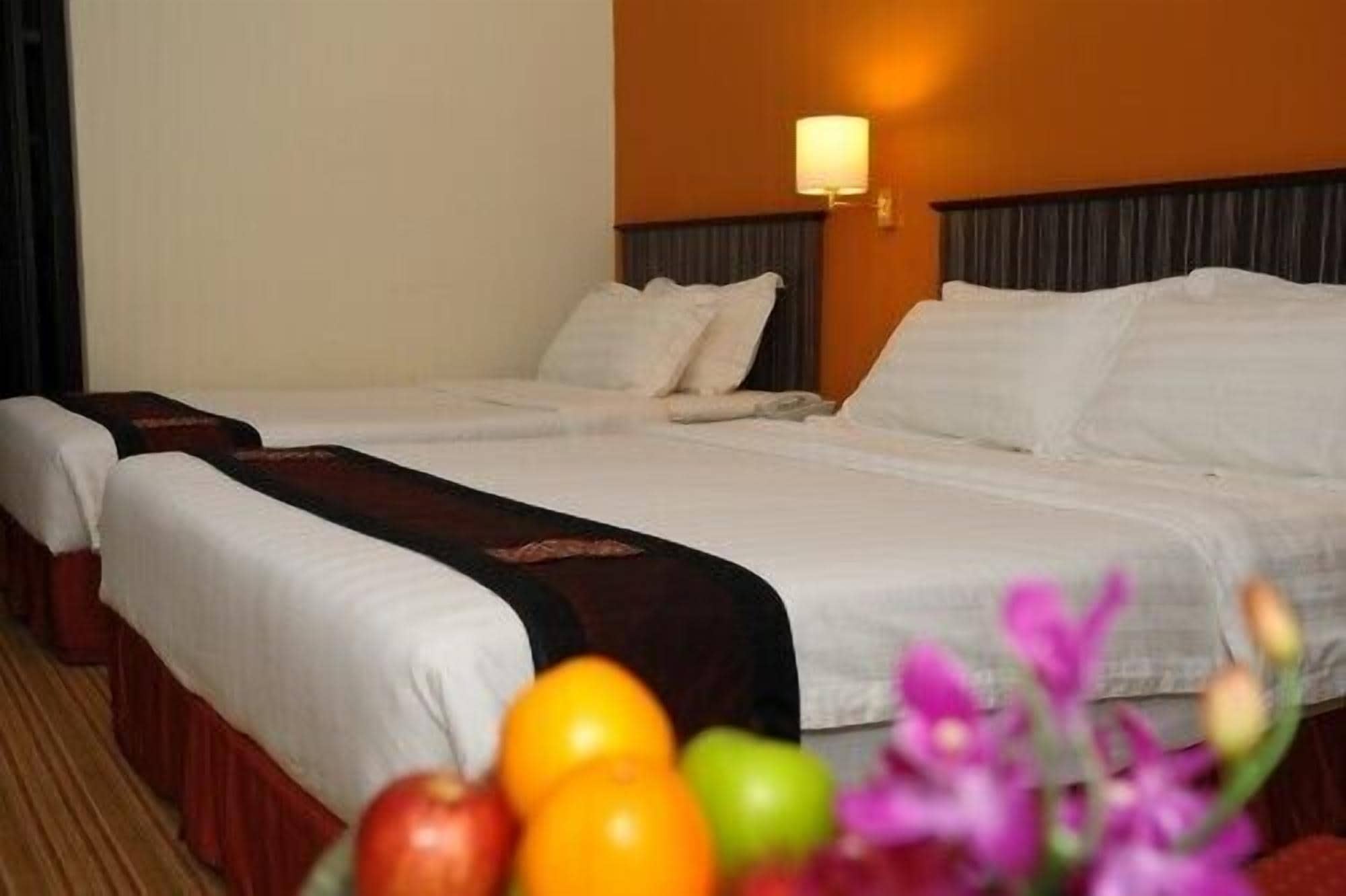 standard twin room (2 single beds) | in-room safe, iron/ironing board, free wifi, bed sheets