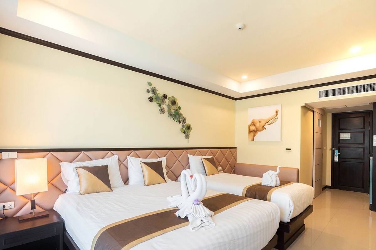 Caja fuerte, sistema de insonorización, wifi gratis y ropa de cama