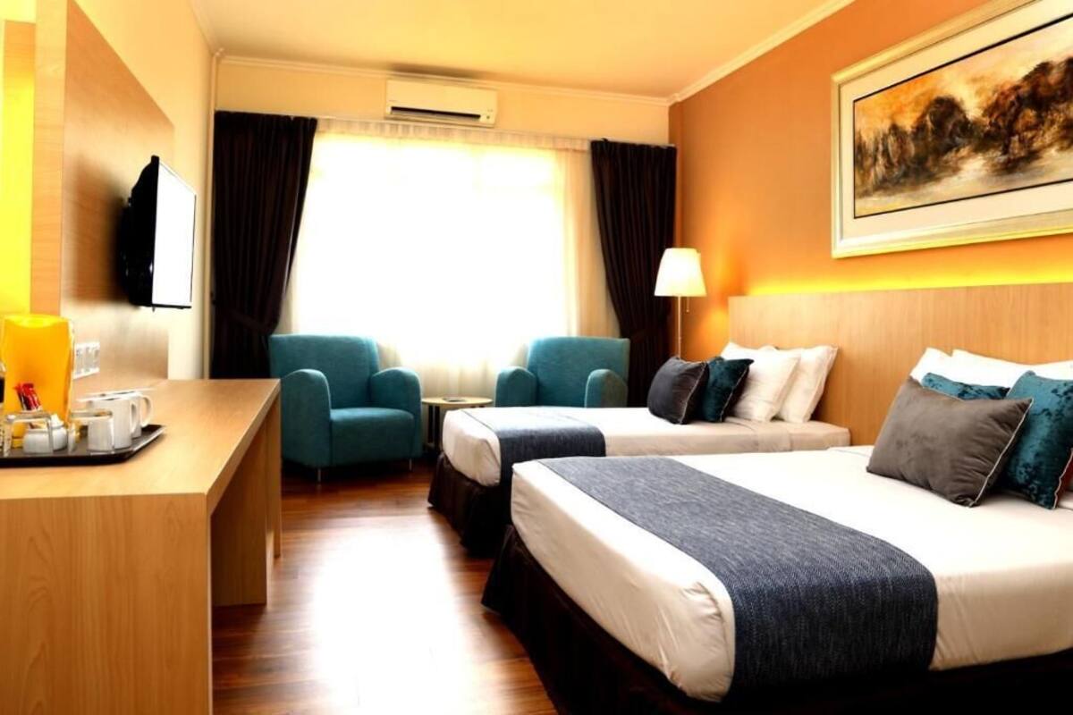 Habitación individual superior | Minibar, wifi gratis, ropa de cama