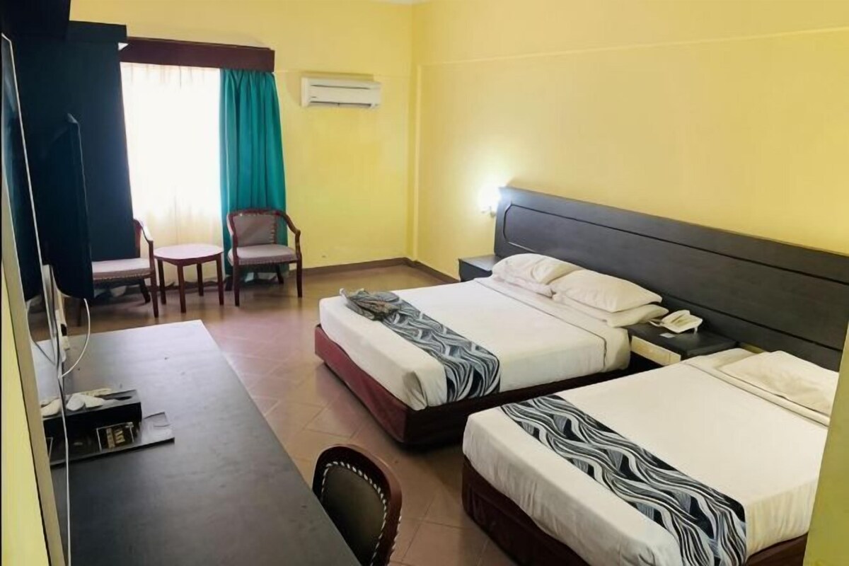 In-room safe, free WiFi, bed sheets