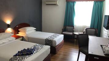 غرفة عادية لاثنين | غرفة المعيشة | تلفزيون