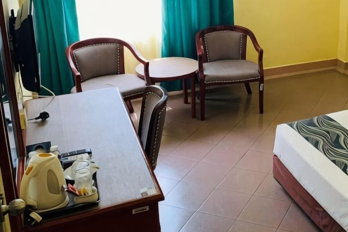 In-room safe, free WiFi, bed sheets
