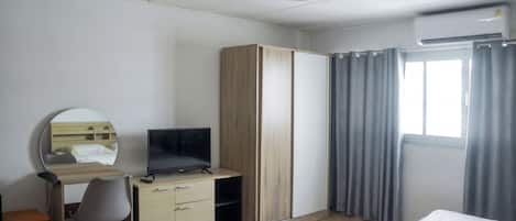 Bureau, rideaux dâobscurcissement, Wi-Fi (supplĂ©ment)