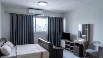Desk, blackout curtains, WiFi