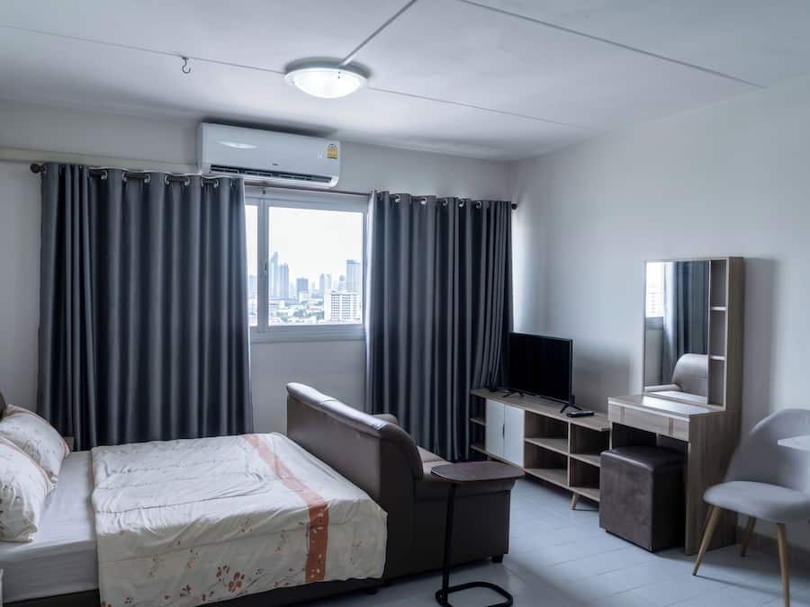 Desk, blackout curtains, WiFi
