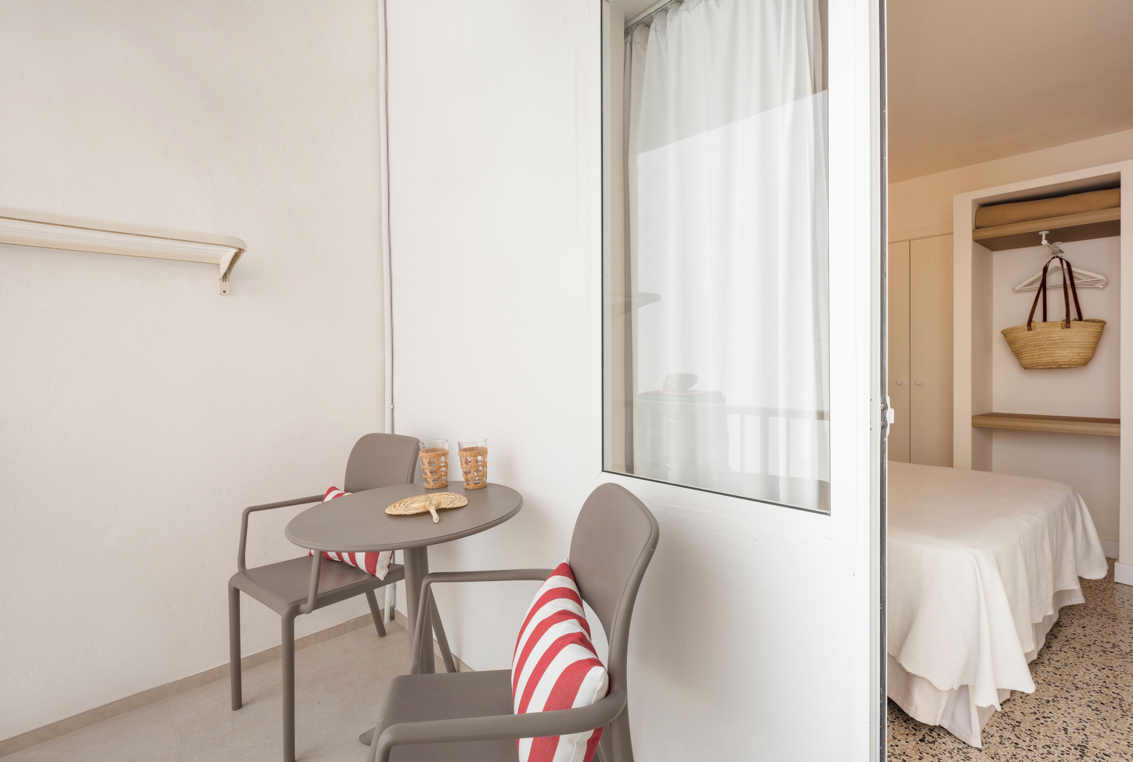 deluxe room | terrace/patio