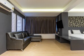 Family Room, Multiple Beds, 2 Bathrooms | Living area - Siam Star Hotel (Bangkok)
