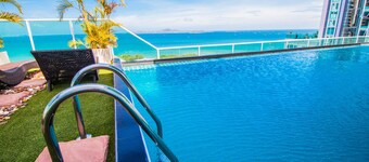 The View Cosy Beach by PSR ASIA