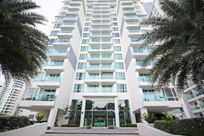 Entrada de la propiedad