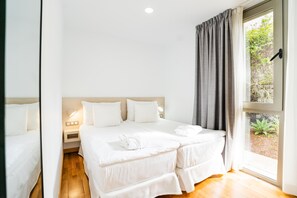 Villa, 3 chambres, piscine privée | 1 chambre, coffre-fort, bureau, fer et planche à repasser