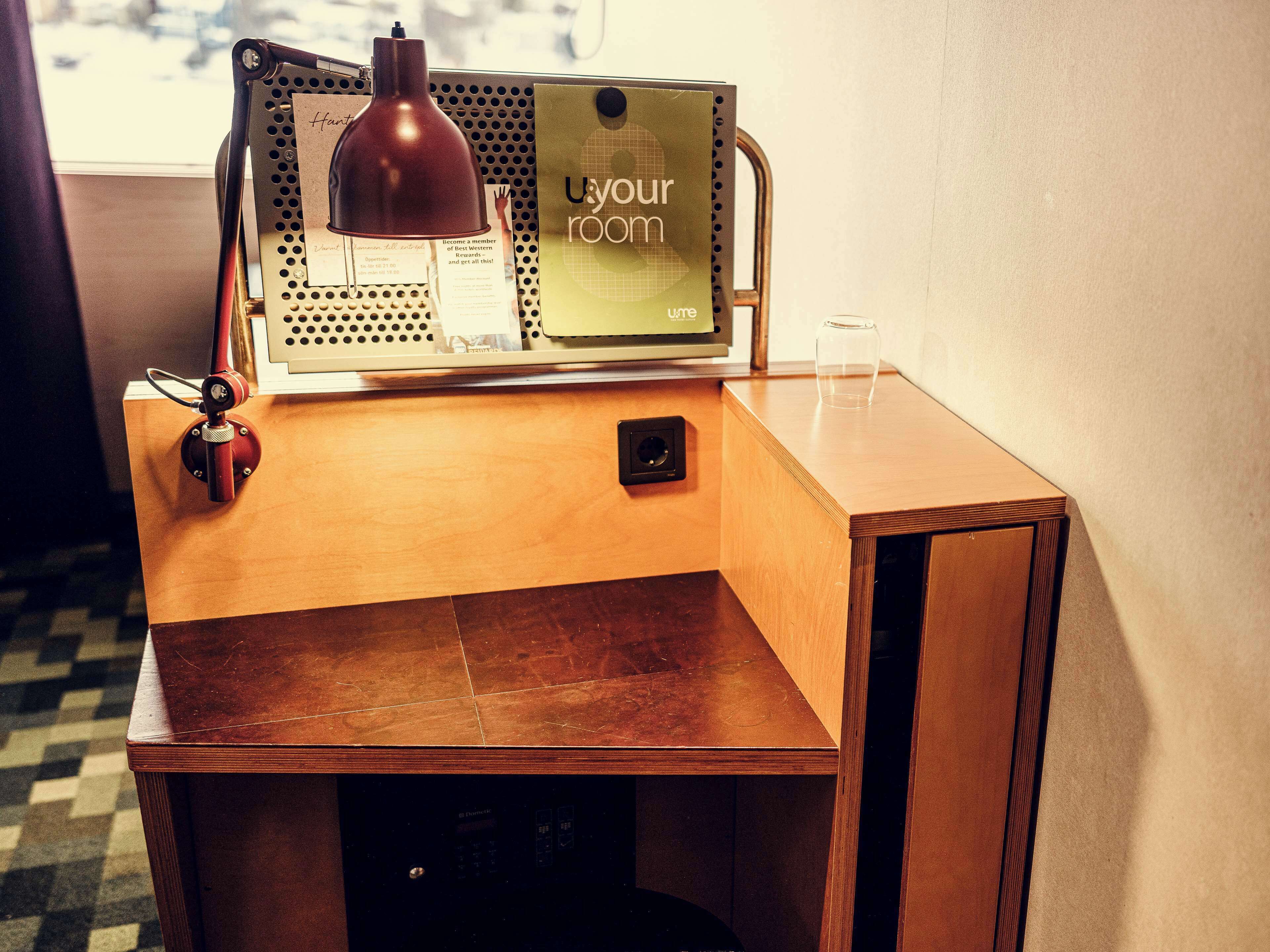 standard room, 1 single bed, non smoking | 1 bedroom, in-room safe, laptop workspace, blackout curtains