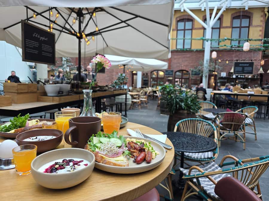 Gratis frukostbuffé varje dag