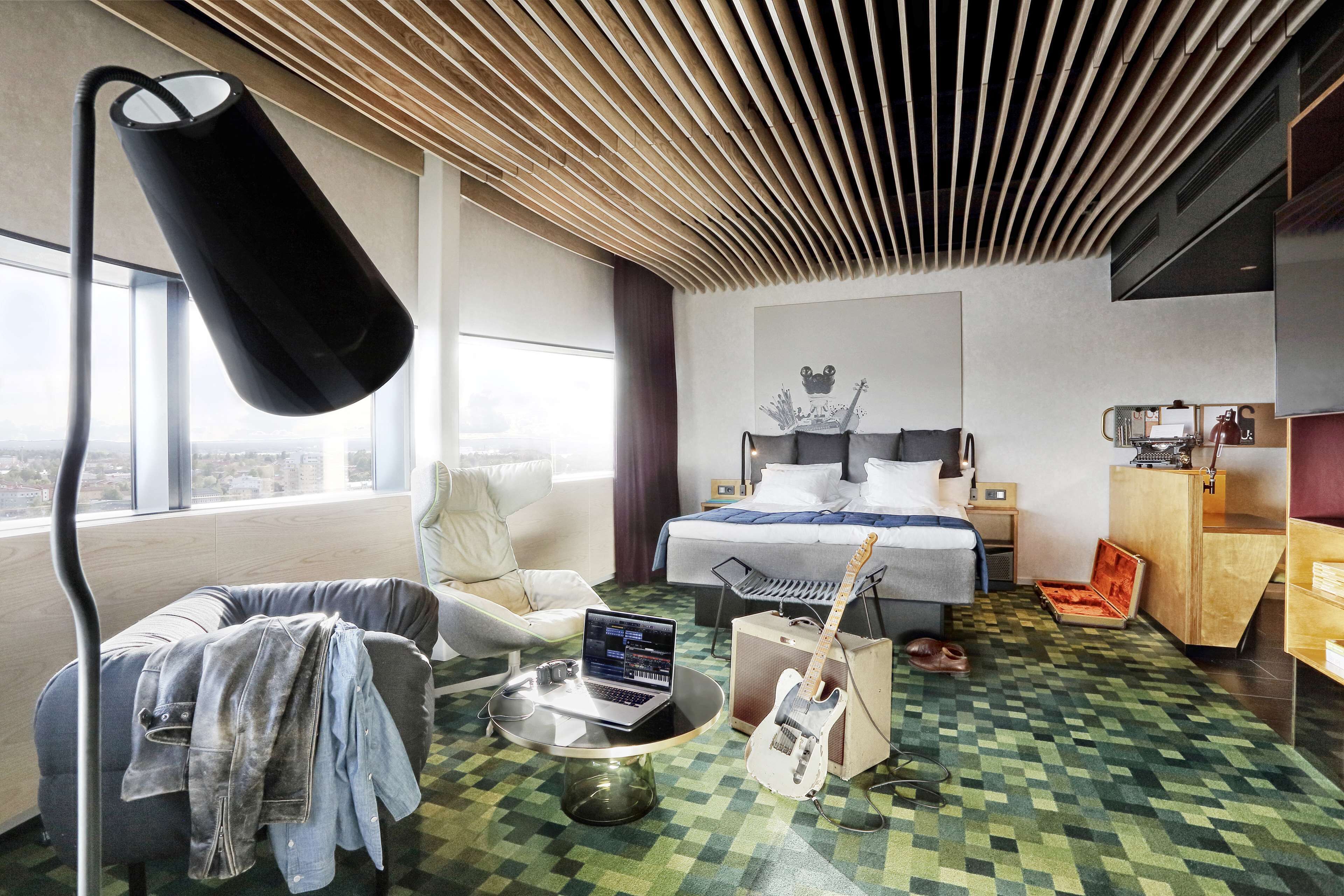 junior suite, 1 queen bed, non smoking | 1 bedroom, in-room safe, laptop workspace, blackout curtains