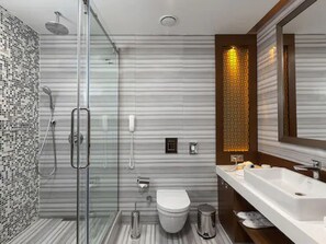 Shower, free toiletries, hair dryer, bathrobes - Manesol Boutique Galata (Istanbul)