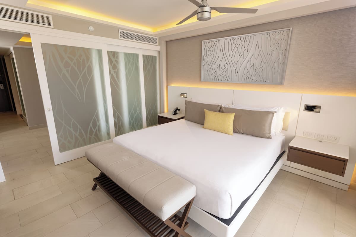 Free minibar, in-room safe, desk, blackout drapes