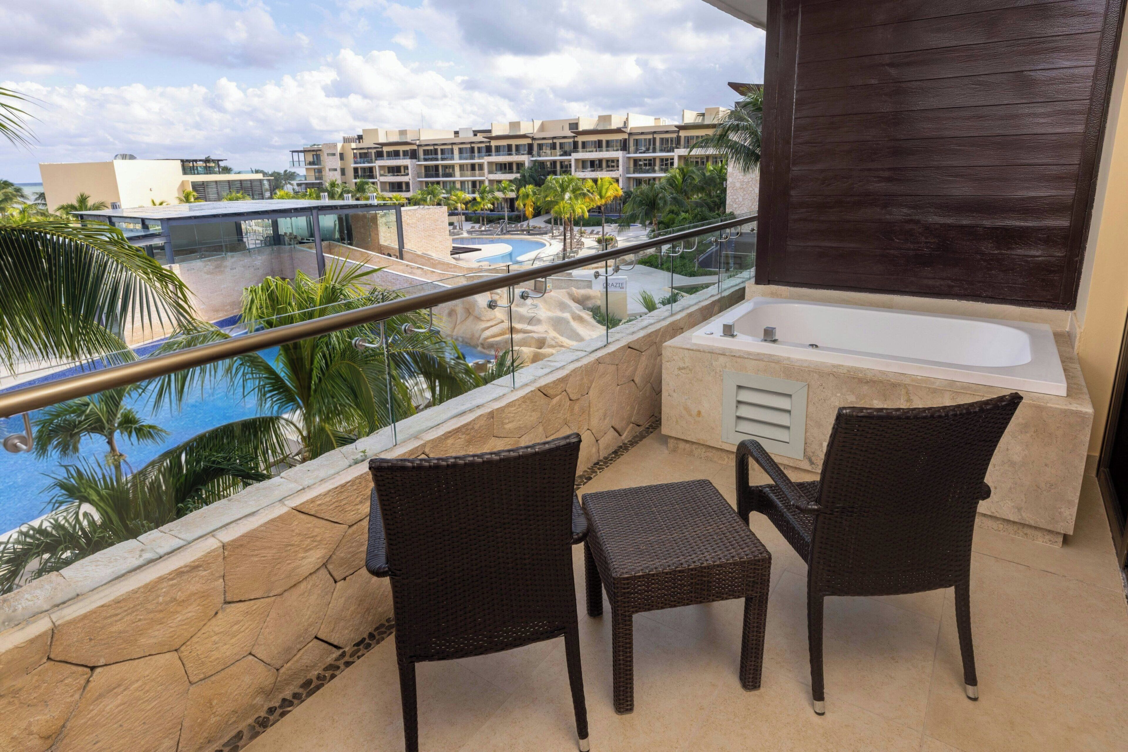 ミニバー (無料)、セーフティボックス (室内)、デスク、遮光カーテン