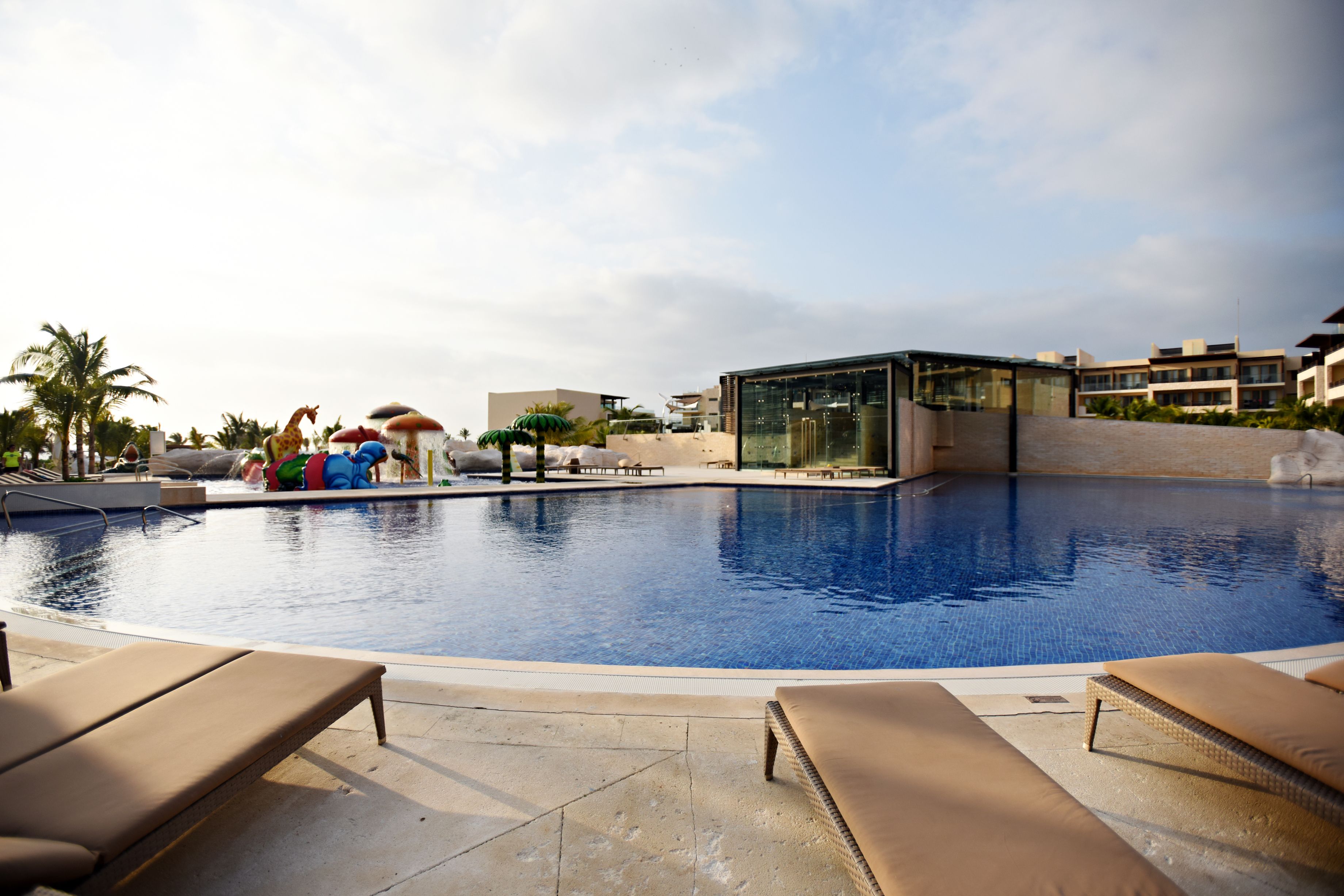 8 outdoor pools, pool umbrellas, sun loungers