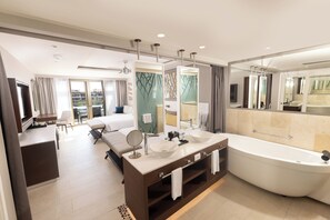 Separate bathtub and shower, jetted bath, rainfall showerhead