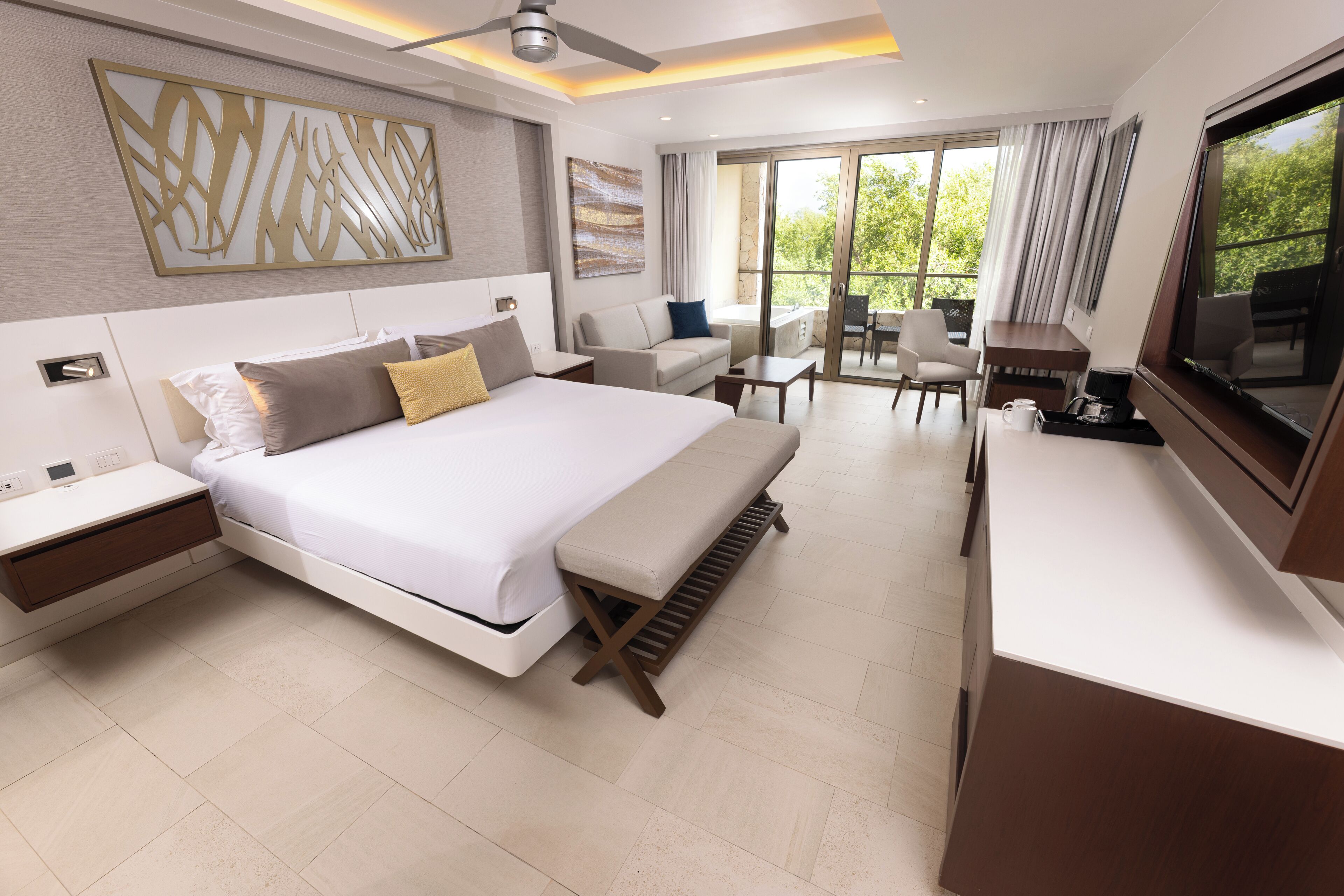 Luxury Suite with Terrace Jacuzzi