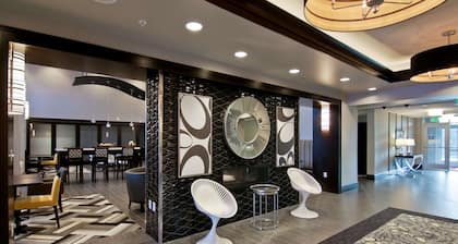 Hampton Inn & Suites Bellevue Downtown-Seattle