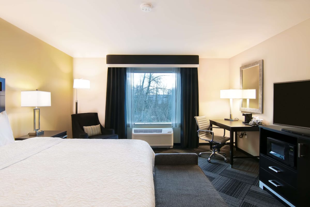 Chambre, 1 très grand lit, accessible aux personnes à mobilité réduite, non-fumeur