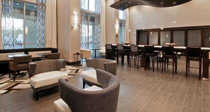 Hampton Inn & Suites Bellevue Downtown-Seattle