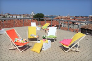 Terrace/patio - Sunny Terrace Hostel (Venice)