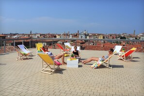 Terrace/patio - Sunny Terrace Hostel (Venice)