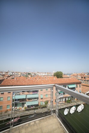 View from property - Sunny Terrace Hostel (Venice)
