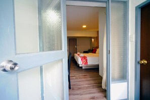 Deluxe Twin with Balcony External Bathroom | In-room safe, free WiFi, bed sheets -  Wild Orchid Villa Bangkok (Bangkok)