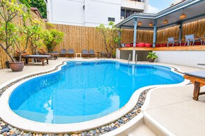 Outdoor pool, sun loungers -  Wild Orchid Villa Bangkok (Bangkok)