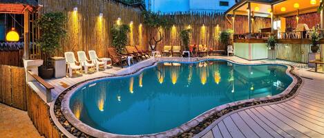 Outdoor pool, pool loungers