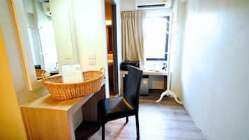 Caja de seguridad en la habitación, wifi gratis y ropa de cama