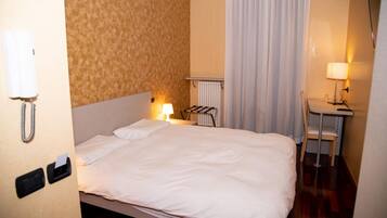 Minibar, escritorio y wifi gratis