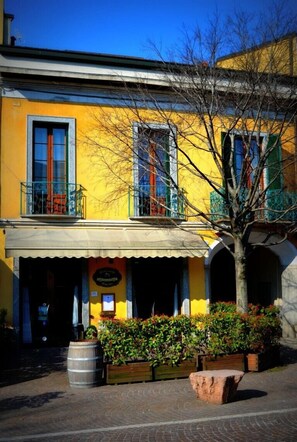 Front of property - Hotel Italia 30 (Gorgonzola)