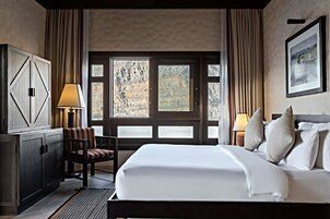 Minibar, in-room safe, desk, blackout curtains