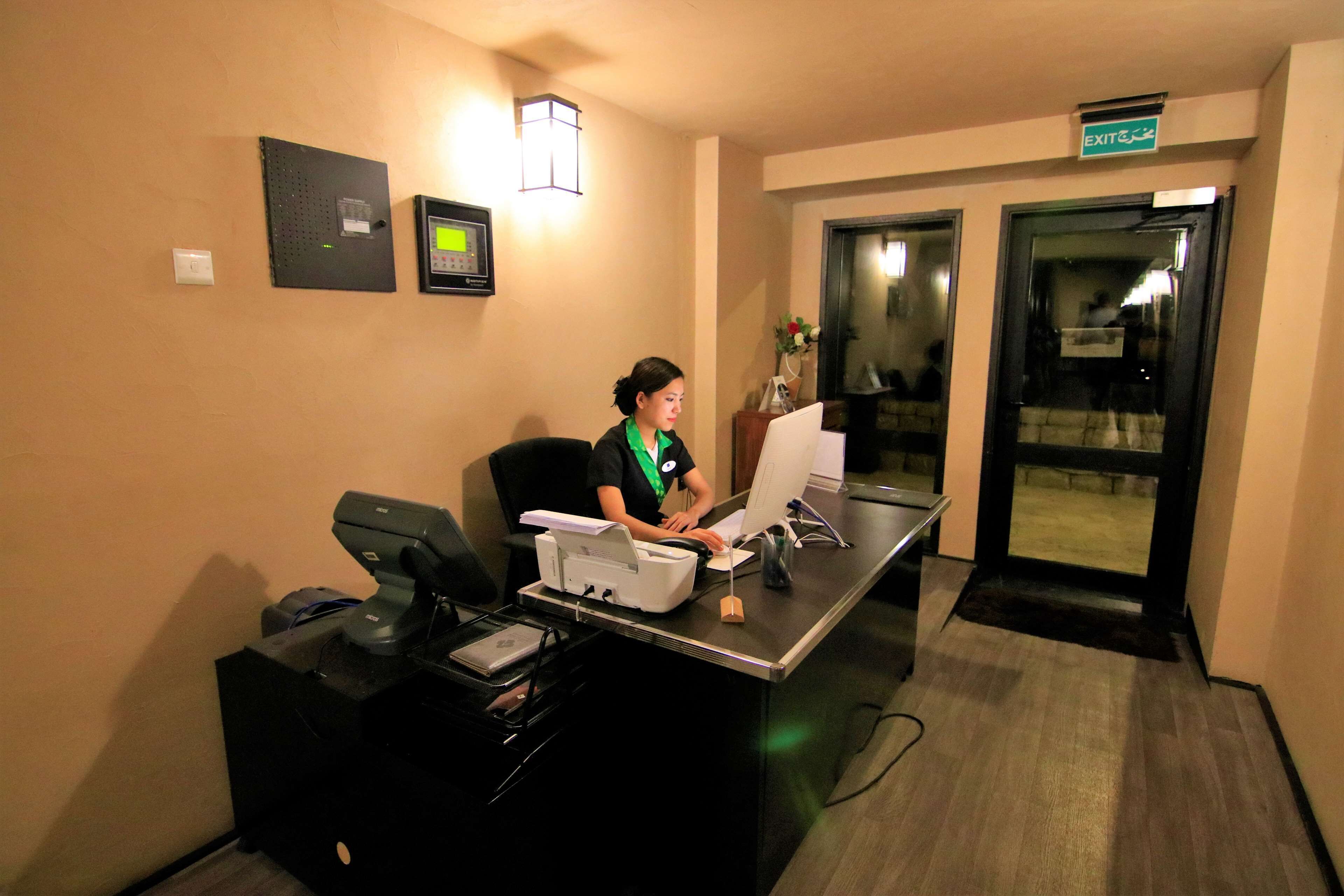 couples treatment room(s), body treatments, body wraps, body scrubs