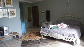 Camera Classic con letto matrimoniale o 2 letti singoli | 1 camera, una cassaforte in camera, letti aggiuntivi (a pagamento)