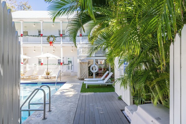 Outdoor pool - The Key West Hotel (Key West)