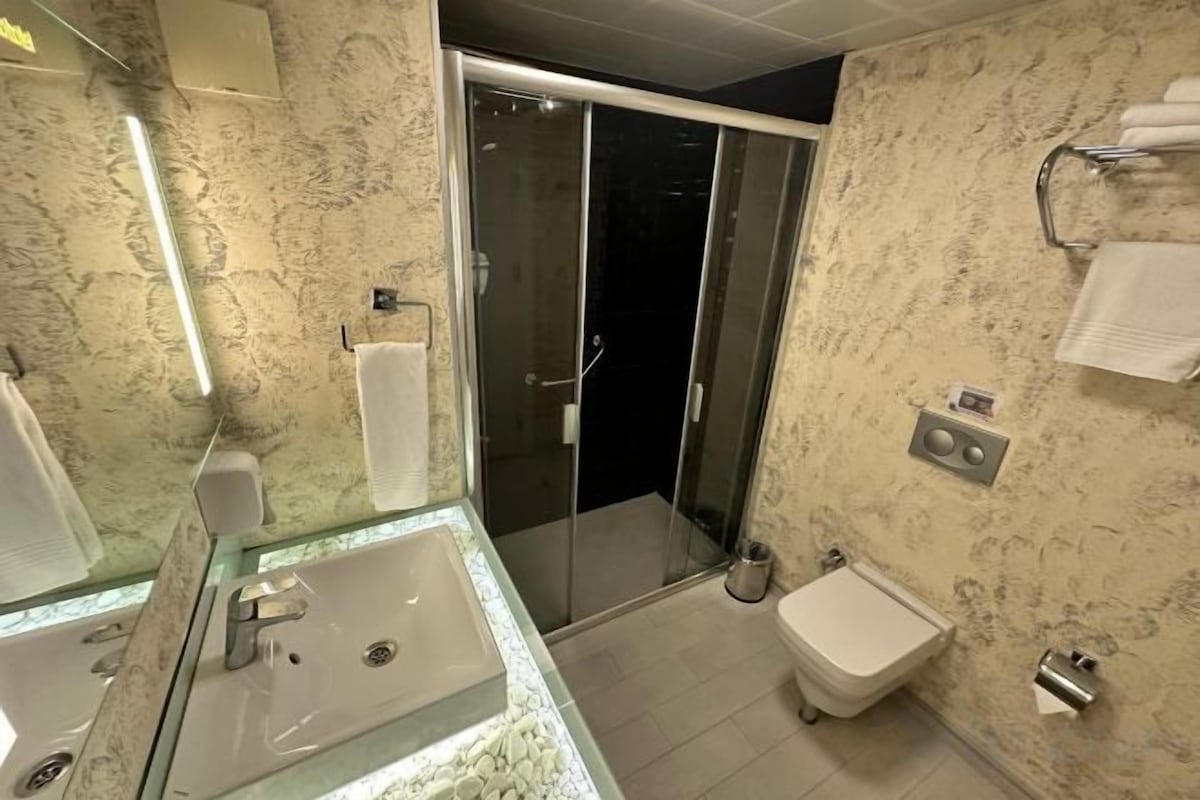 Bathroom | Shower, rainfall showerhead, free toiletries, hair dryer