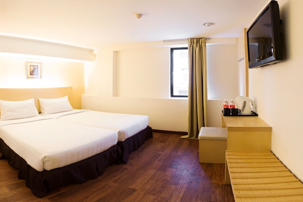 Twin Room, 2 Twin Beds | Desk, free WiFi