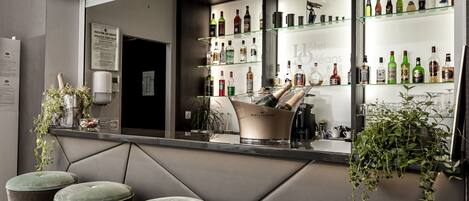 Bar (in der Unterkunft)