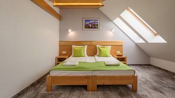 Superior Double or Twin Room | Premium bedding, desk, iron/ironing board, free WiFi