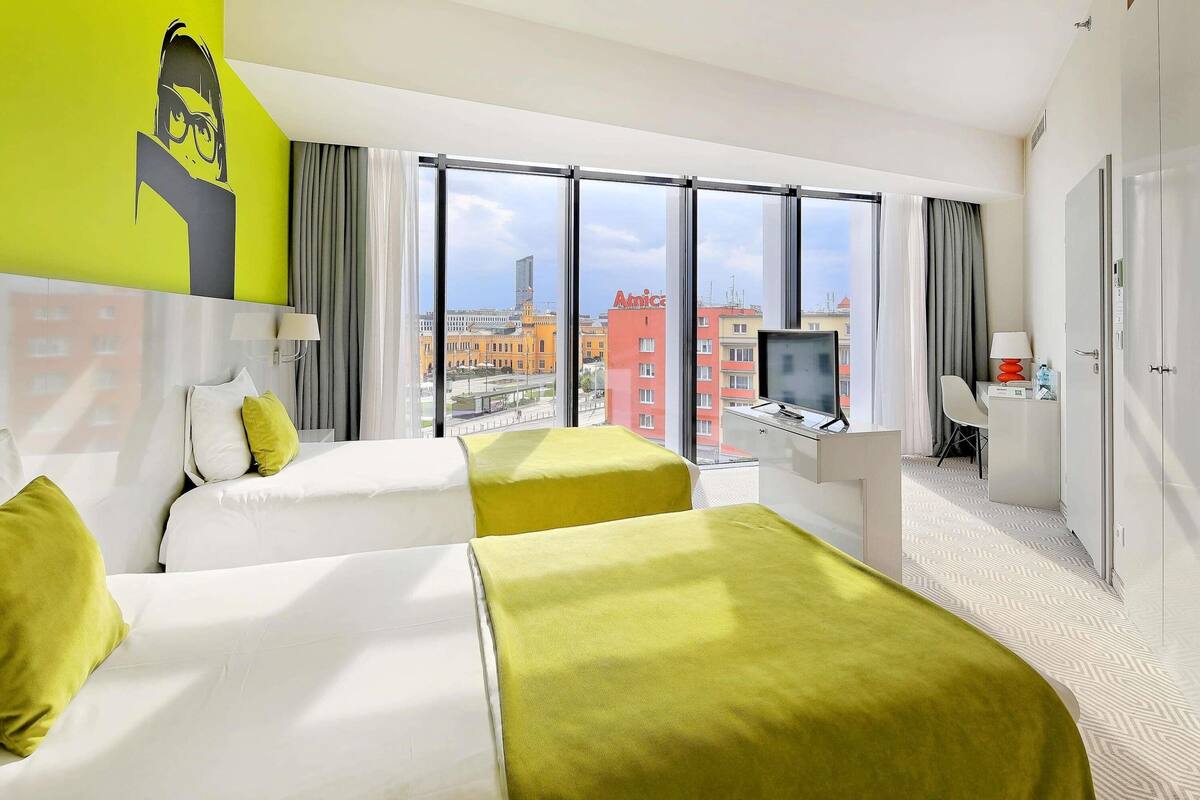 standard room, 2 single beds | hypo-allergenic bedding, desk, blackout curtains, soundproofing