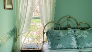 Suíte estúdio conforto, 1 cama Queen (Green) | Camas com colchões pillow-top, escrivaninha